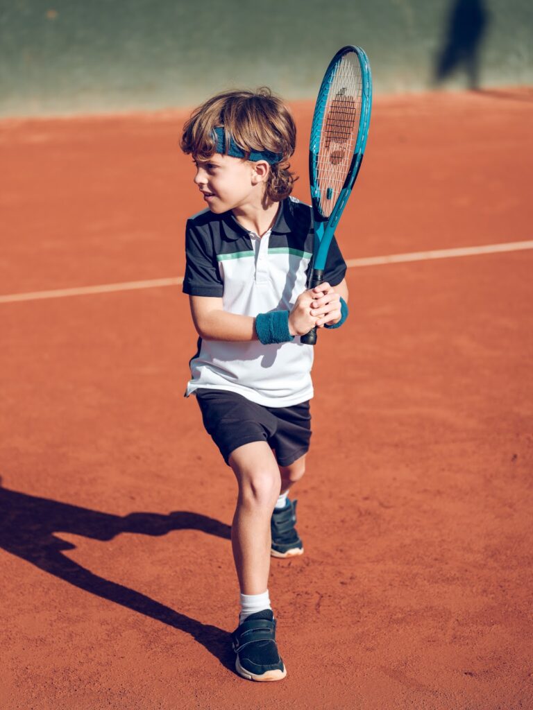 Introdução ao tênis na infância: dicas de tênis para os pequenos